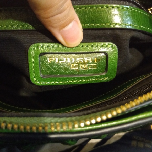 Pijushi croc embossed leather bag - Picture 12 of 15